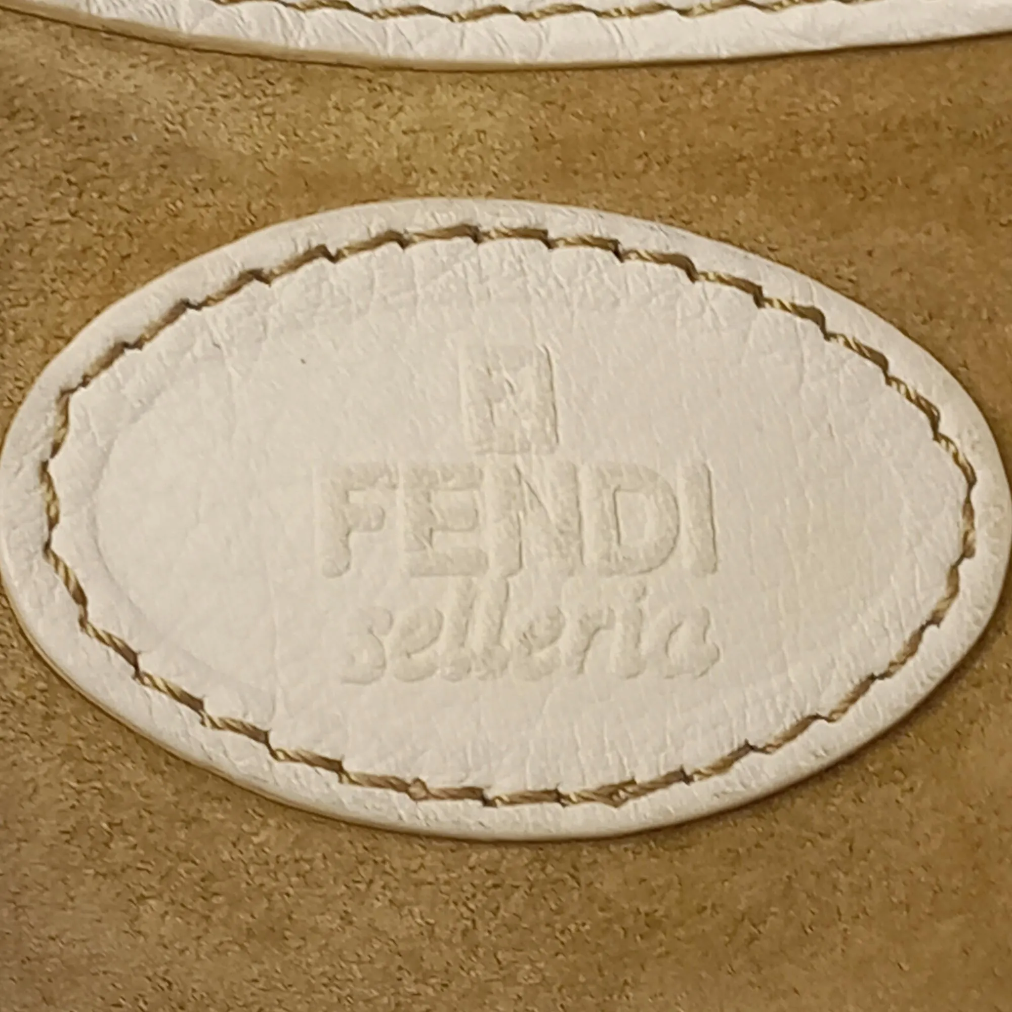 Fendi Selleria Bucket Bag (SHG-35708)
