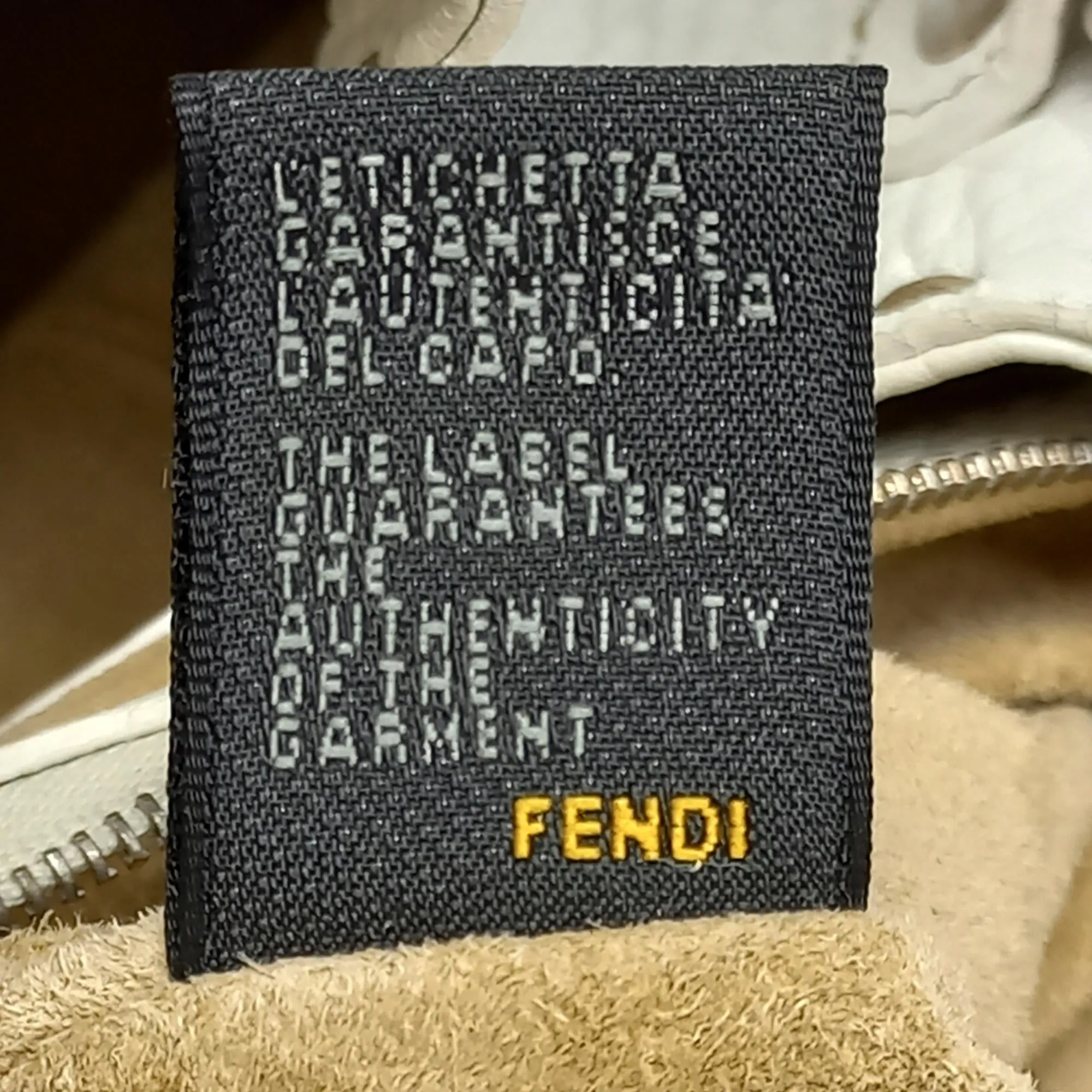 Fendi Selleria Bucket Bag (SHG-35708)