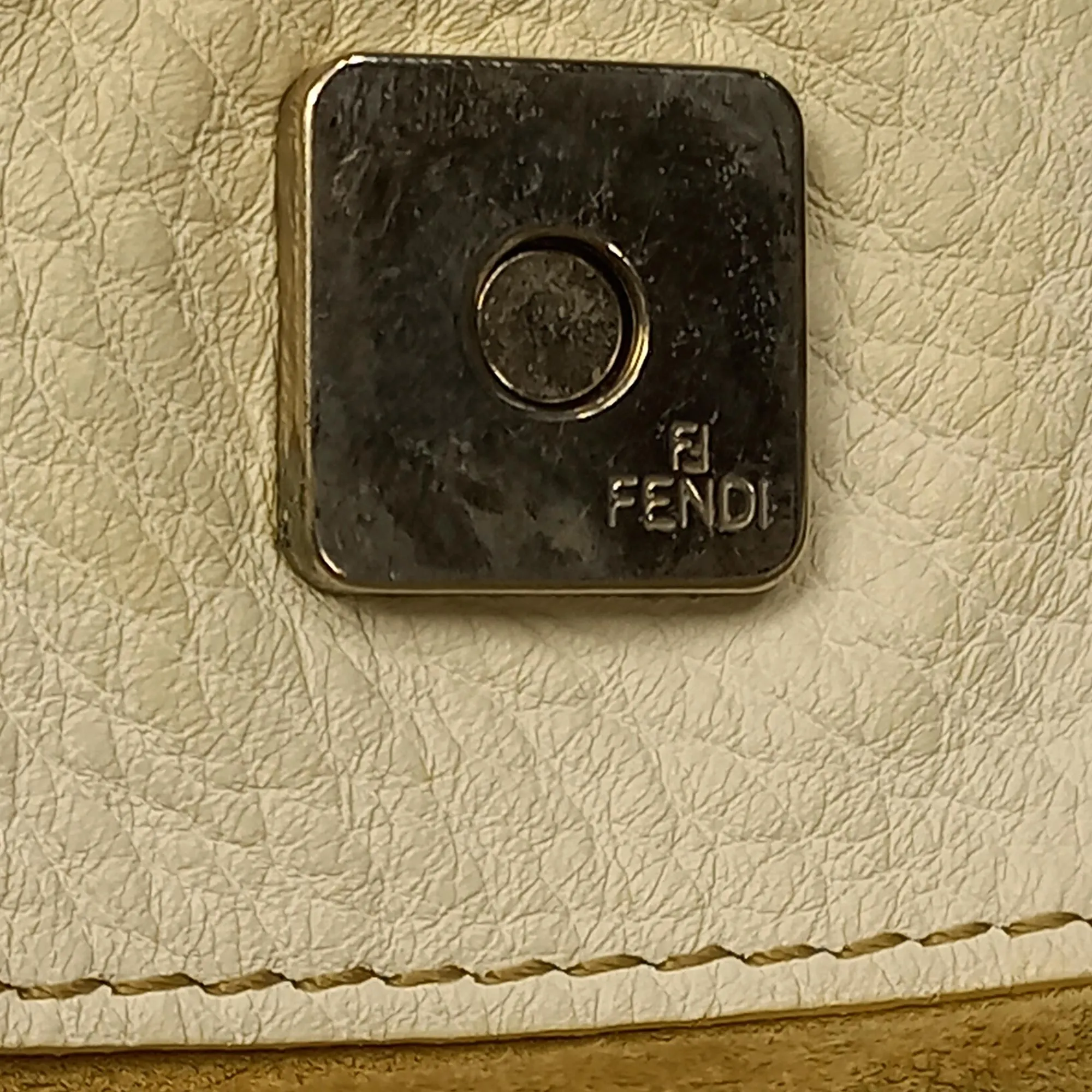 Fendi Selleria Bucket Bag (SHG-35708)