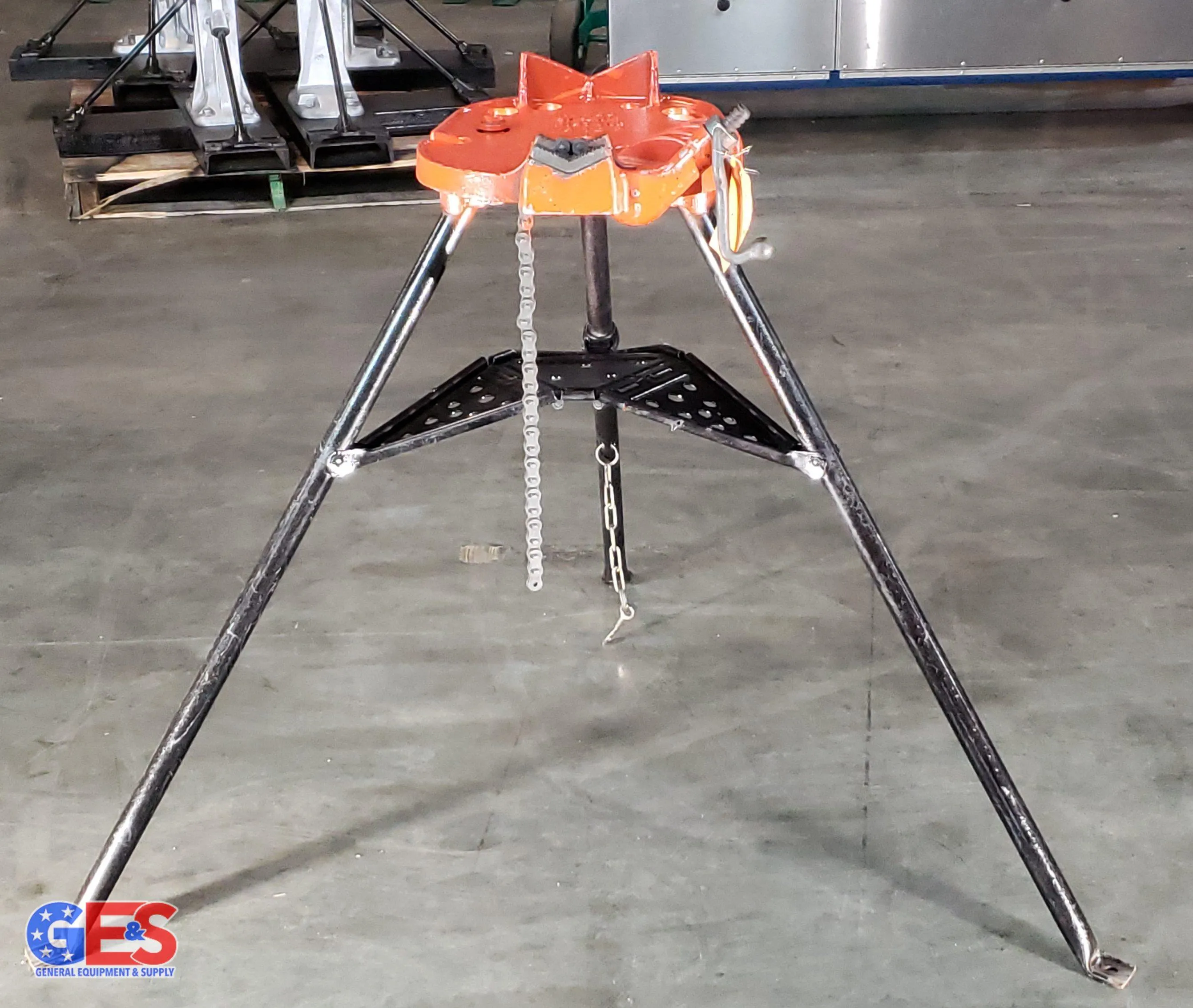 Ridgid 36273 Model 460-6 Portable Tri-Stand Chain Vise with 6in. Pipe Capacity