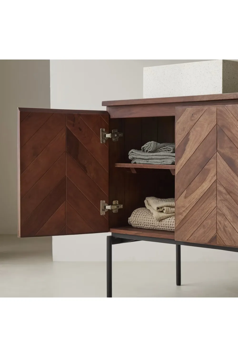 Solid Sheesham Chevron Vanity Unit | Tikamoon Ismaël