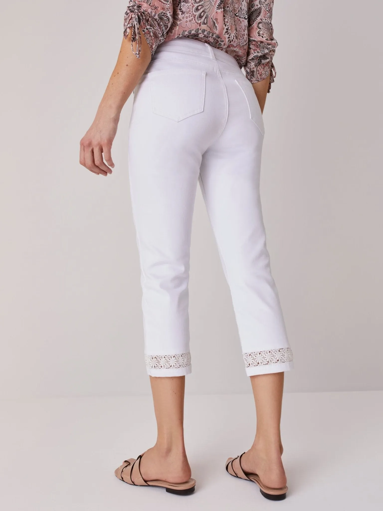 Westport Signature 5 Pocket With Crochet Inset Hem Capri Jean